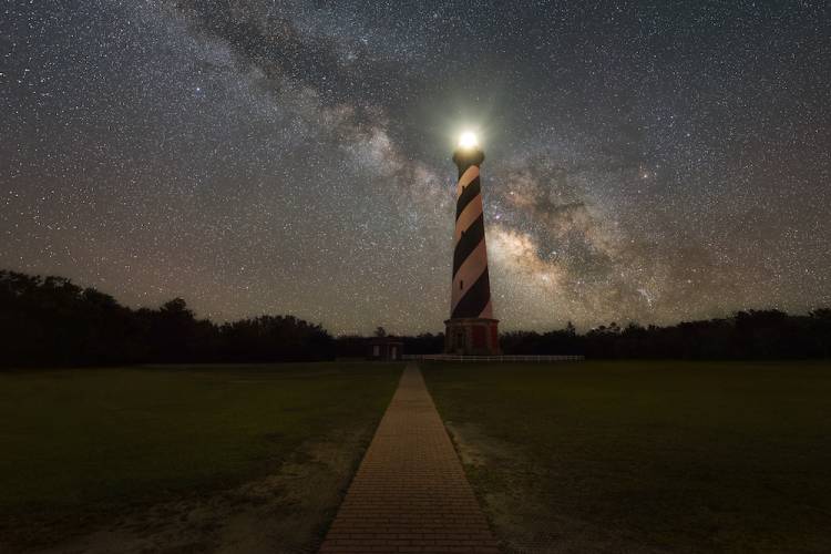 hatteras lighthouse at night